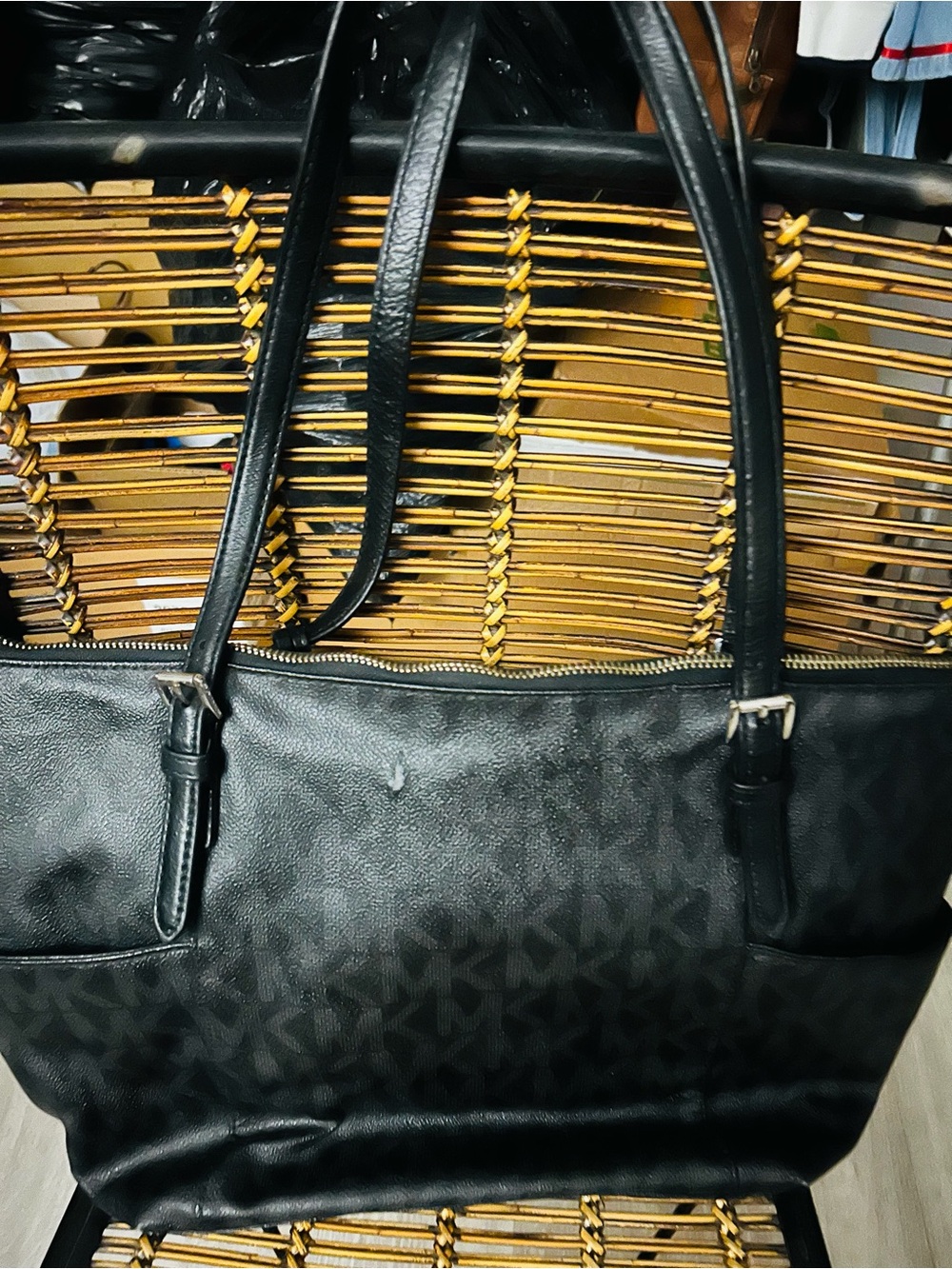 Michael Kors Jet Set Black Signature Tote W/Silver Hardware - Picture 4 of 7